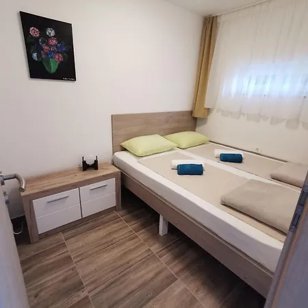 Elena Apartman *