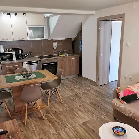 Elena Apartment *